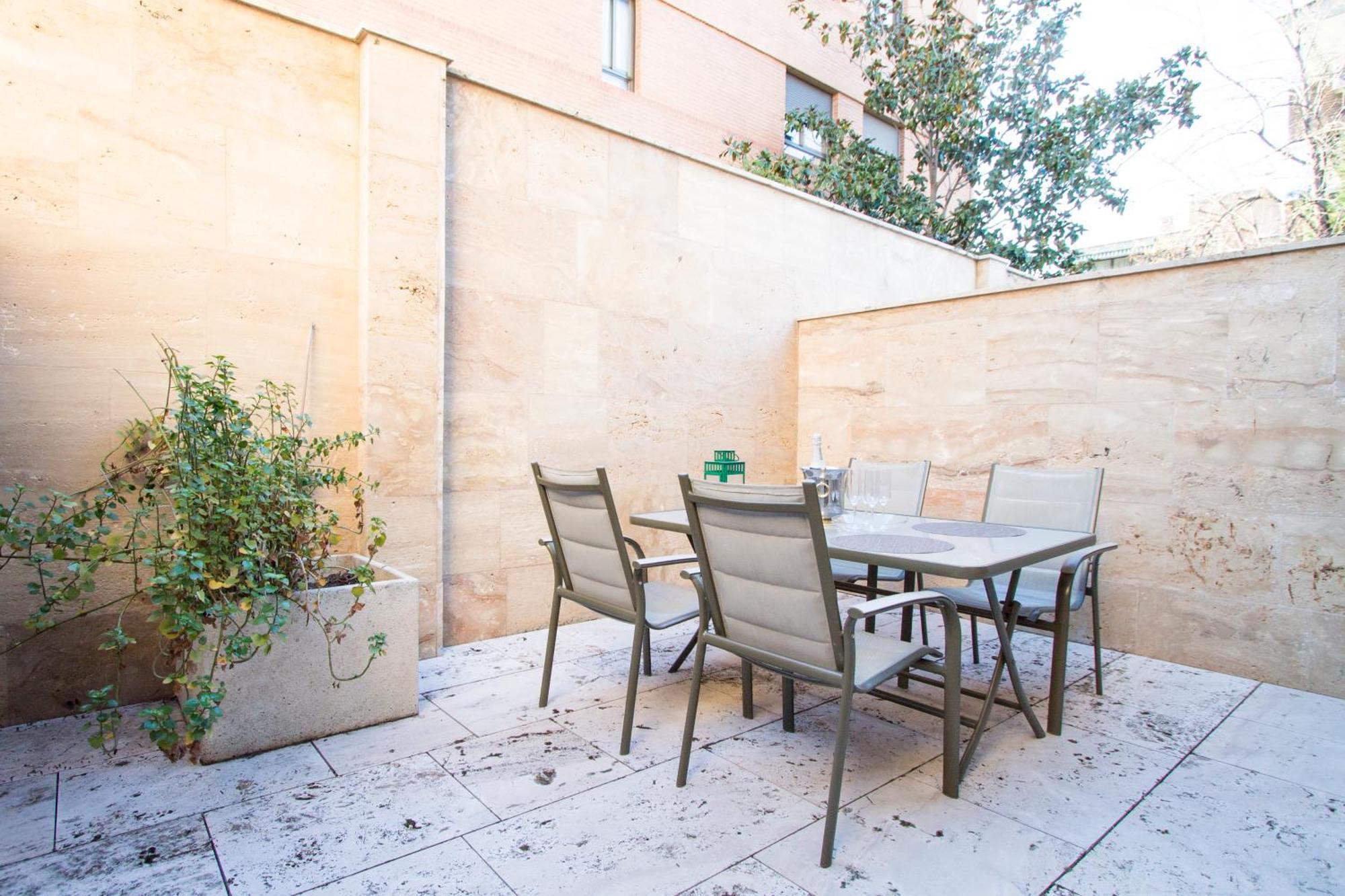 Apartamentos Villablino Arturo Soria Madrid Exterior foto